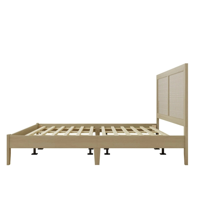 Letto a piattaforma matrimoniale in legno massello con testiera in rattan intrecciato, capacità 360 kg