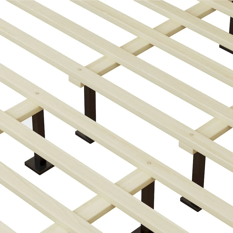 Letto a piattaforma matrimoniale in legno massello con testiera in rattan intrecciato, capacità 360 kg