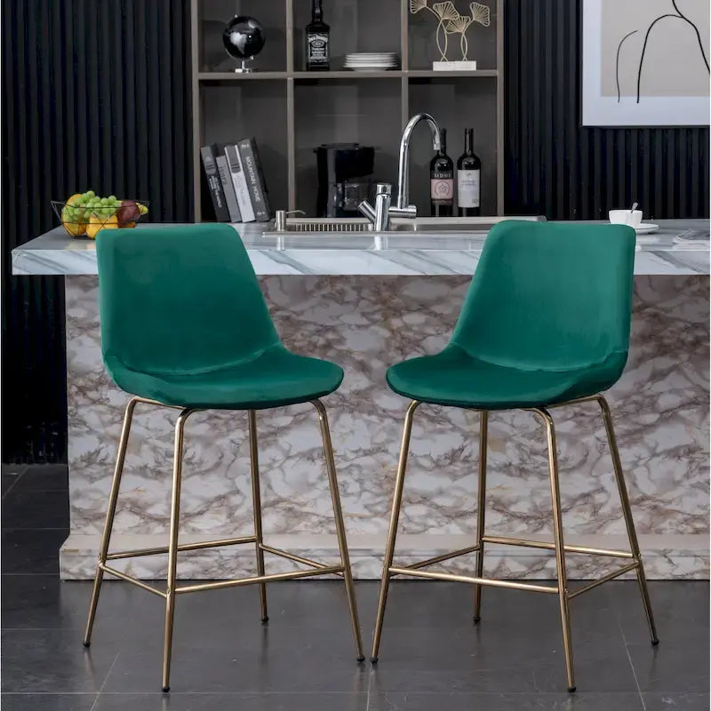 Set di 2 sgabelli da bar in velluto altezza penisola, gambe dorate, seduta 67 cm