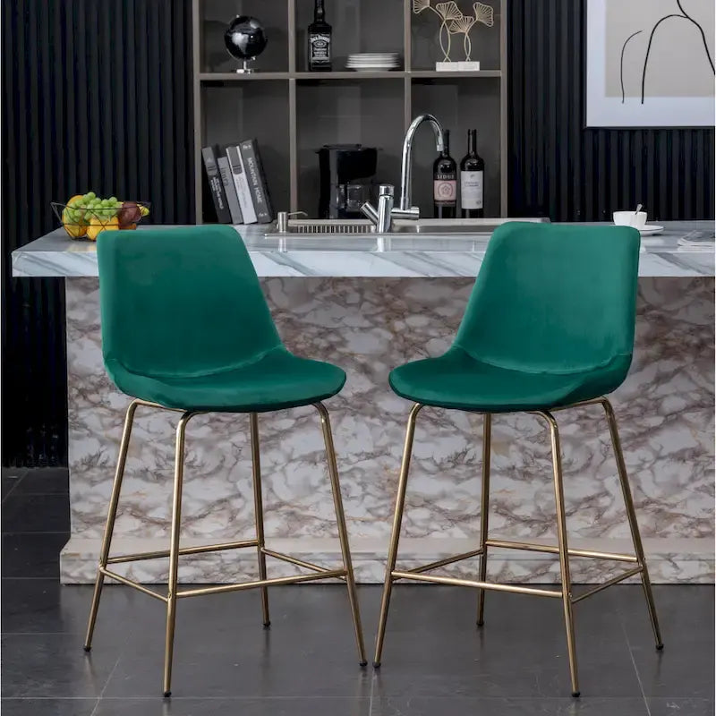 Set di 2 sgabelli da bar in velluto altezza penisola, gambe dorate, seduta 67 cm