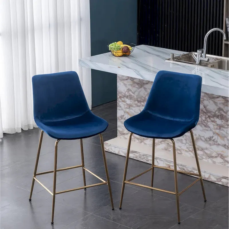 Set di 2 sgabelli da bar in velluto altezza penisola, gambe dorate, seduta 67 cm