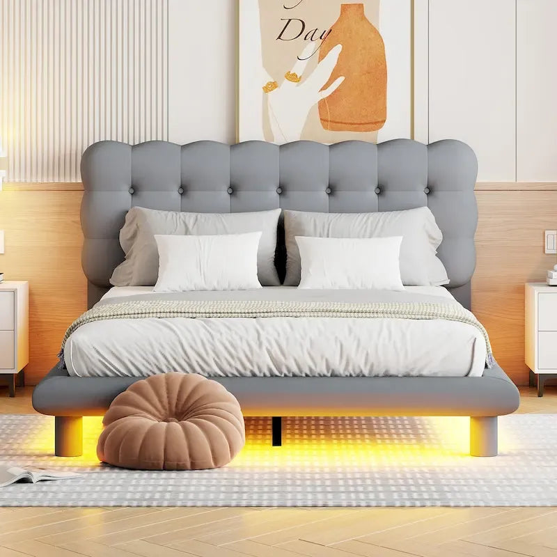 Letto a piattaforma Queen Size in velluto con struttura a LED RGB e testiera trapuntata a bottoni