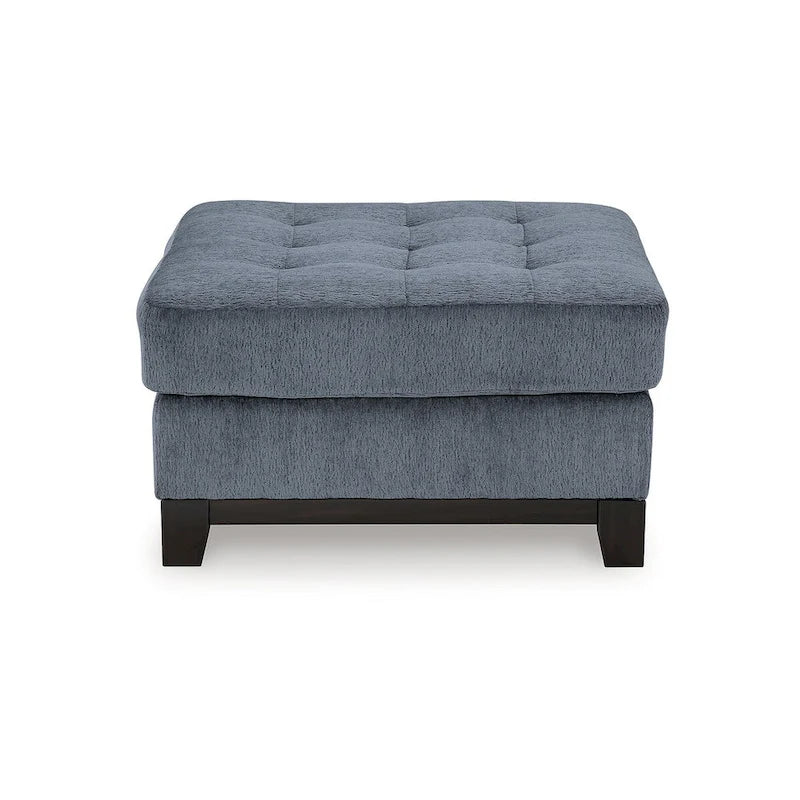 Pouf oversize trapuntato con rivestimento in poliestere e base con finitura in legno