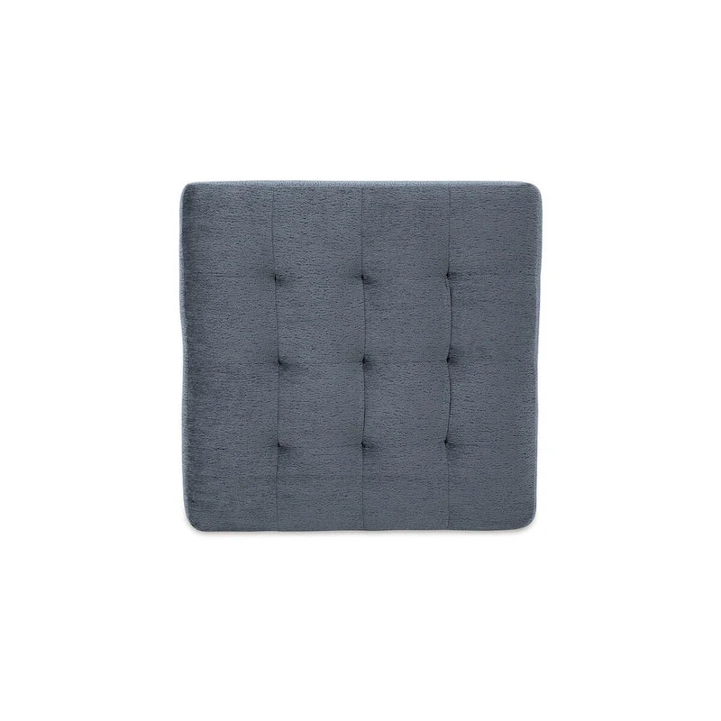 Pouf oversize trapuntato con rivestimento in poliestere e base con finitura in legno