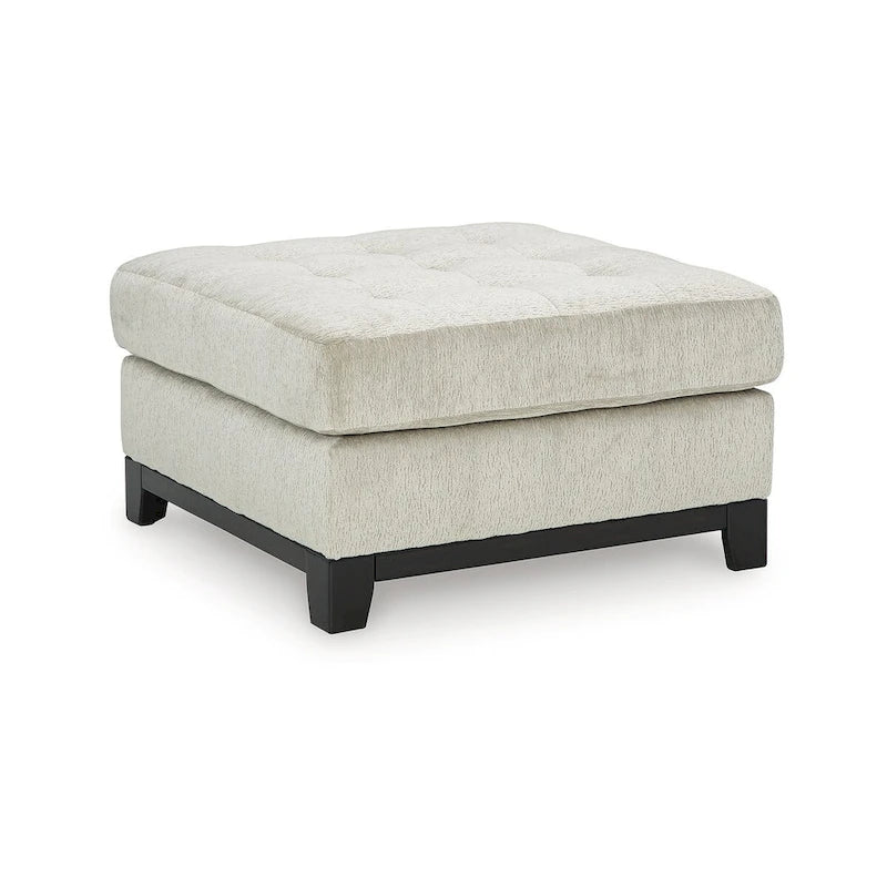 Pouf oversize trapuntato con rivestimento in poliestere e base con finitura in legno