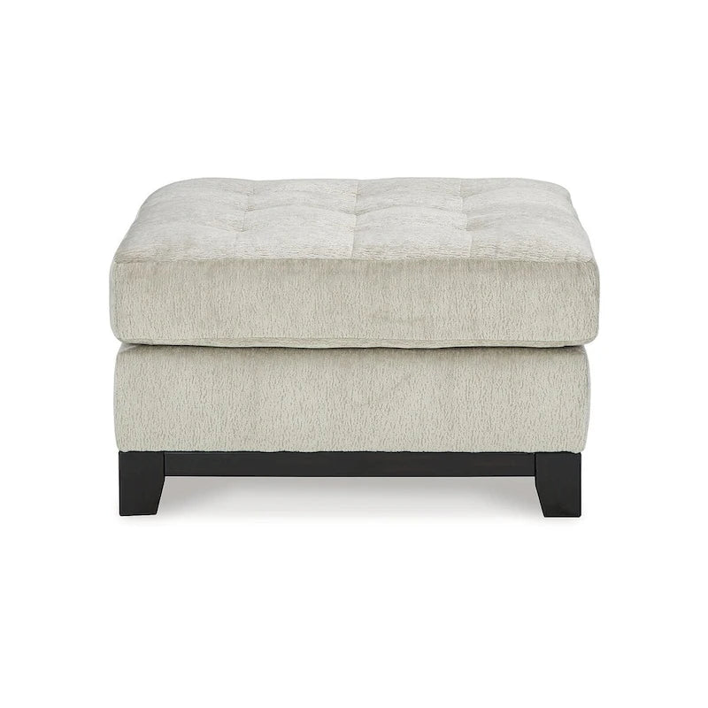 Pouf oversize trapuntato con rivestimento in poliestere e base con finitura in legno